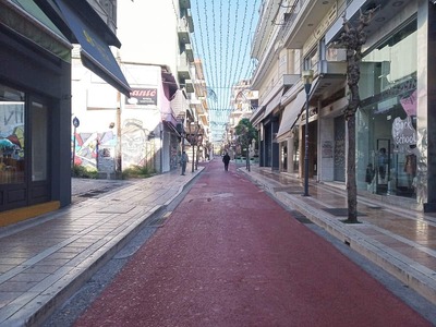 Lockdown: Έρημη πόλη και το Αγρίνιο το Σ...