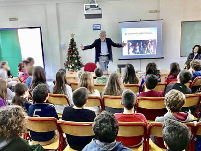 Ομιλία του Άγγελου Τσιγκρή για τη σχολικ...