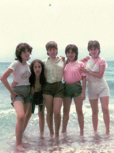 Δεκαετία ’80 σε εκδροµή οι: Δώρα Καρανδρ...