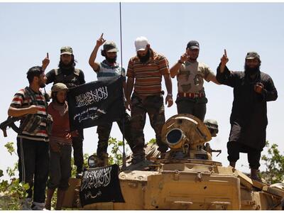 Νέο βίντεο με αποκεφαλισμό ομήρων από το...