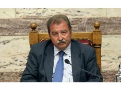 "Απαράδεκτο να μπαίνουν στην Βουλή ...