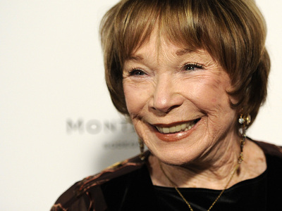 Η Σίρλεϊ Μακ Λέιν, στα 85 της ανακαλύπτε...