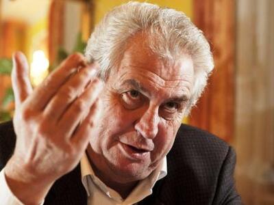 «Τύφλα» ο πρόεδρος της Τσεχίας; ΔΕΙΤΕ ΤΟ ΒΙΝΤΕΟ 