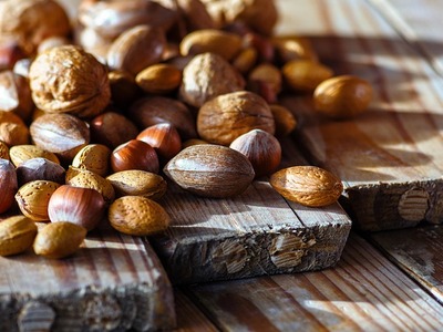 Ποιοι ξηροί καρποί αξίζουν μια θέση στη ...