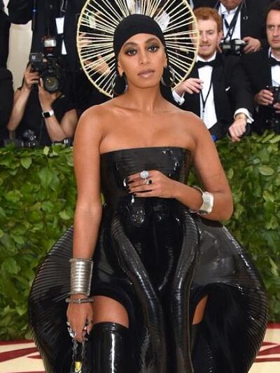 ΣΟΛΑΝΖ ΝΟΟΥΛΣ ΜΕ IRIS VAN HEPEN