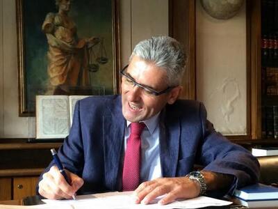 Η βία στην οικογένεια ως σύμπτωμα της δι...