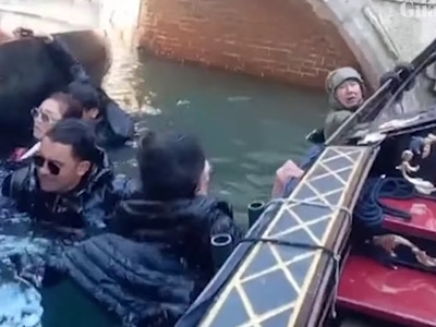 Βενετία: Τουρίστες έπεσαν σε κανάλι από ...