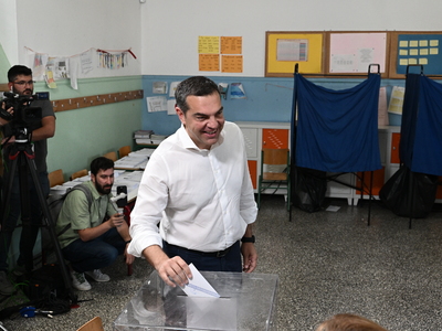 Εκλογές 2023: Στο Περιστέρι ψήφισε ο Αλέ...