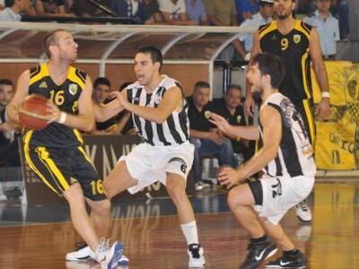 Κοντά στην παραμονή τους, στον Απόλλωνα,...