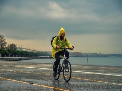 Ένας Δεκέμβρης απ' τα παλιά: Στον προθάλ...