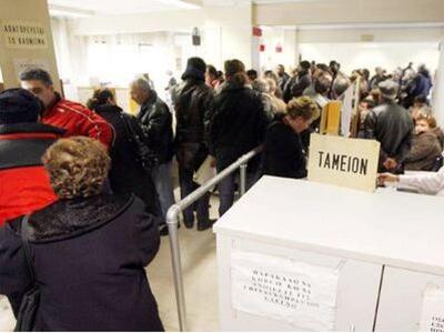 Εξετάζεται επίδομα ανεργίας για τους ελε...