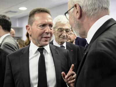 Στουρνάρας: Γελοία, αισχρά και συκοφαντι...