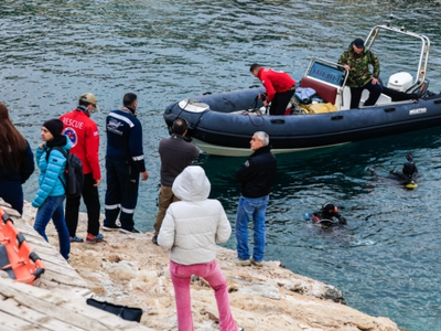 Βουλιαγμένη: Σήμερα η επιχείρηση ανάσυρσ...