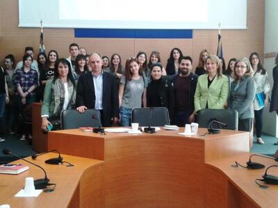 Σπουδαστές του ΙΕΚ Πάτρας στην αίθουσα Π...