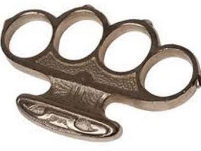 Πήρε τη σιδερογροθιά του και πήγε γήπεδο!