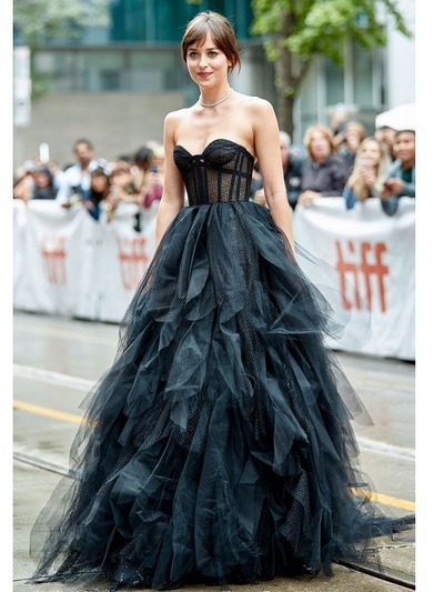 ΝΤΑΚΟΤΑ ΤΖΟΝΣΟΝ ΜΕ DIOR