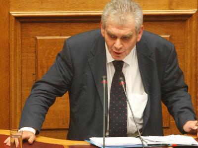 Το παρακράτος της διαπλοκής βρίσκεται πί...