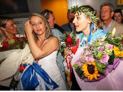 Σε ποια γνωστή τραγουδίστρια έδωσε το χρ...