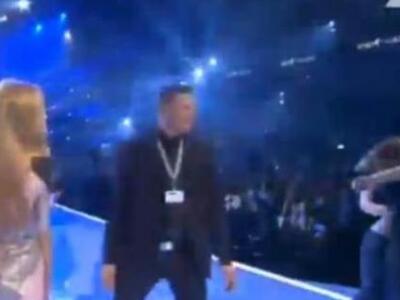 Γυμνόστηθη επίθεση στην εκπομπή της Χάιν...