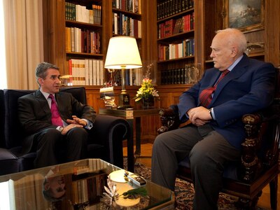  Παπούλιας σε Λοβέρδο: "Δώστε μάχη ...