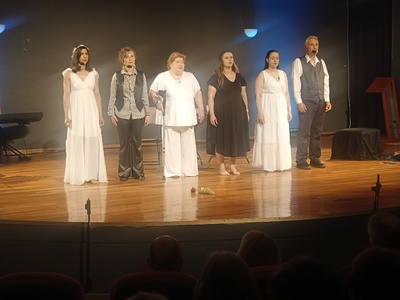 Η παράσταση «Οι δρόμοι της Σαλάμ» από τη...