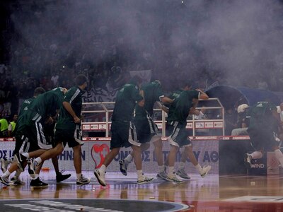 Διεκόπη στο 42-50 ο αγώνας Ολυμπιακού Πα...