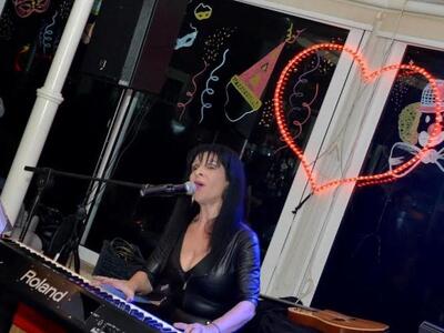 Η Σοφία Βόσσου τραγούδησε τη βραδιά των ...