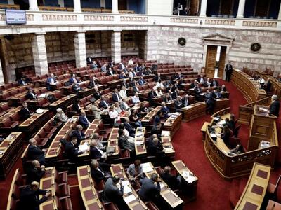 ΔΕΙΤΕ LIVE: Στη Βουλή μιλά αυτή την ώρα ...