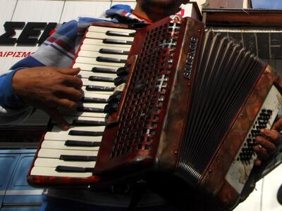 Πάτρα: Αθωώθηκε ο πλανόδιος μουσικός που...