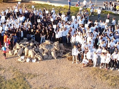 Πάτρα: Εθελοντικός Καθαρισμός της παραλί...