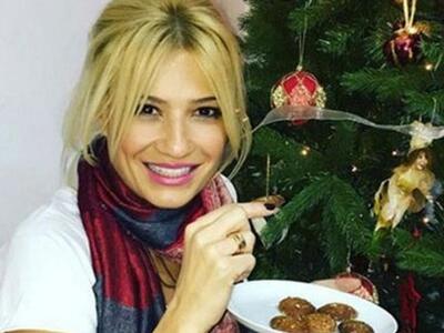 H σχολική φωτό της Φαίης Σκορδά όταν ακό...