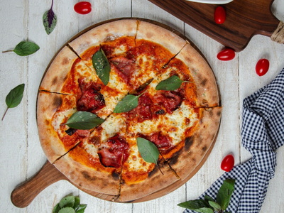 Συνταγή για σπιτική πίτσα μαργαρίτα