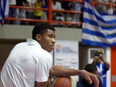 NBA: Εξηγήσεις Αντετοκούνμπο για το επει...