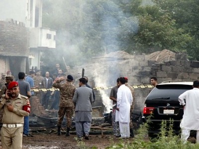 Πακιστάν: 17 νεκροί από συντριβή στρατιω...