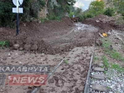 Καλάβρυτα: Θαμμένη κάτω από τόνους λάσπη...