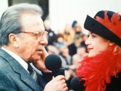 Νατάσα Τραγουστή: Υποστολή σημαίας μετά ...