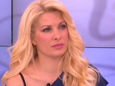 Το φιλί της Ελένης Μενεγάκη με παραλήπτη...