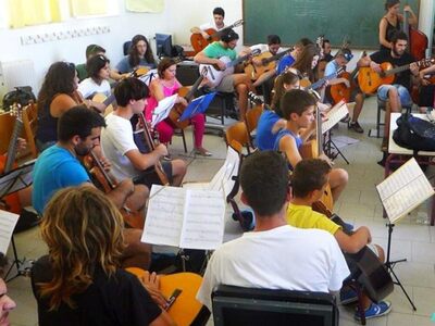 Θέλετε να γράψετε το παιδί σας σε Μουσικ...