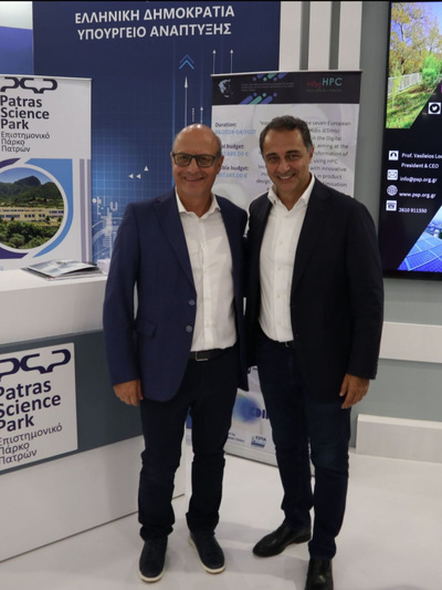 Ο Αντιπρόεδρος καθ. Β. Παπασωτηρόπουλος ...