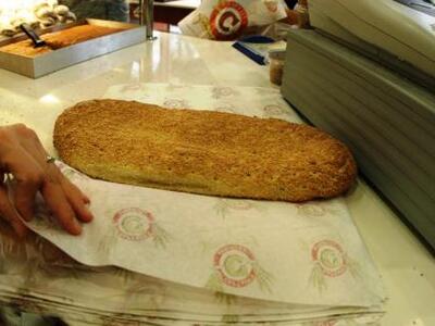 Συγκλονιστικό: Στην ουρά για ένα κομμάτι...