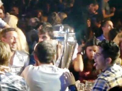 Το γλέντι της ΑΕΚ στα μπουζούκια και το ...