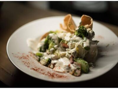 Το Broken Spoon γιορτάζει τα πρώτα του γ...