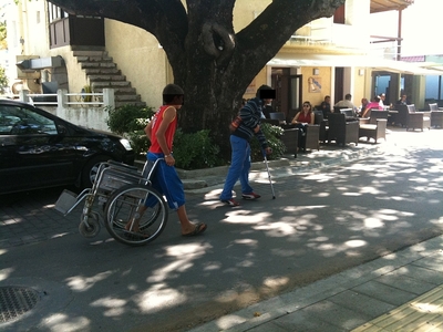 Επίθεση «μαϊμού» αναπήρων και ζητιάνων σ...