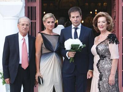 Ο γαμπρός με τον πατέρα του Γιώργιο Πέρπ...