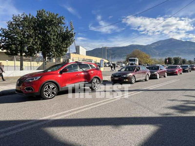 Πάτρα: Αυτοκινητοπομπή στήριξης στους αγ...