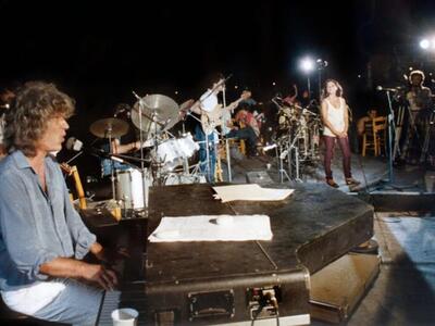 Το Πάρτι της Βουλιαγμένης: Σαν σήμερα χι...