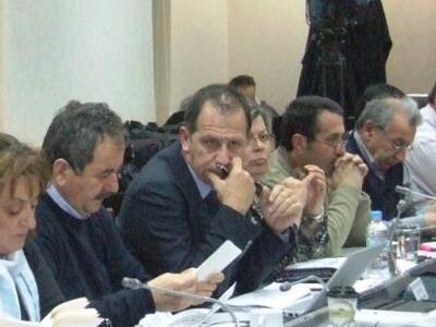 «Ύποπτα παιχνίδια ξεπουλήματος της δημοτ...