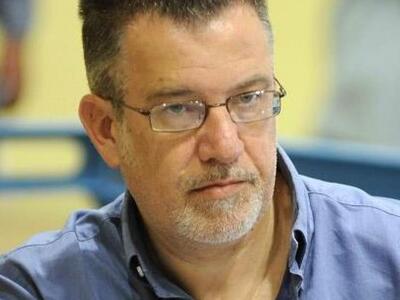 Κοντσέρτο από σταλινικά πολυβόλα «εκτελ...