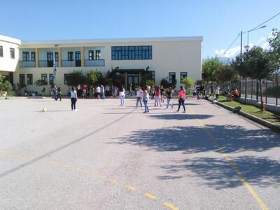 Σε επ αόριστον κατάληψη, το μουσικό σχολ...