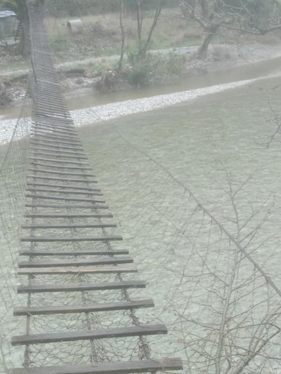 Ναυπακτία: Κόπηκε το συρματόσχοινο στο παραδοσιακό "Καρέλι"- Από τύχη δεν ήταν κάποιος στη γέφυρα